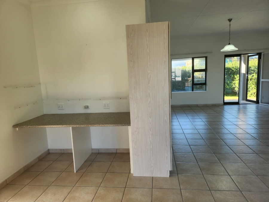 2 Bedroom Property for Sale in Stilbaai Wes Western Cape